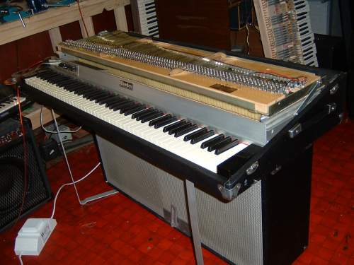 Rhodes Suitcase Piano repair